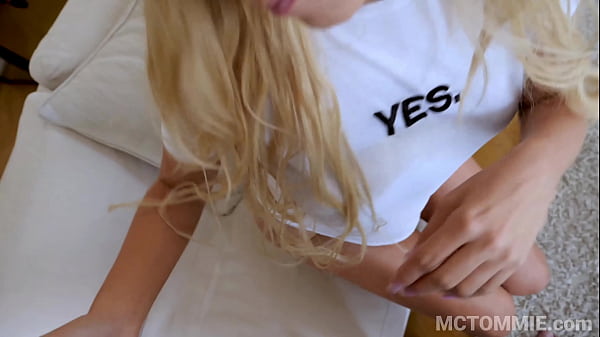 Hot body Florane Russell fucks at home in this POV video  