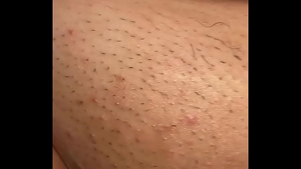 POV &ndash; Frotando mi cl&iacute;toris con el dildo 