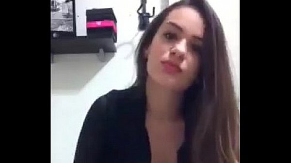 Flaquita rica juega con la cam  