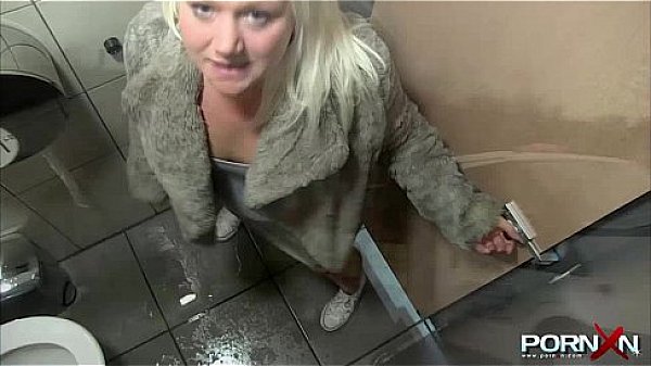 PORNXN Mature Blonde Public Pissing