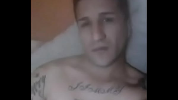 flaite gay muestra pene