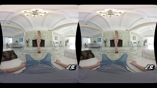 Fuck A Porn Star: Brett Rossi (VR)