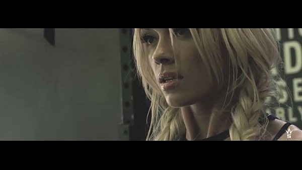 pawg body builder tight mucular but fminine body