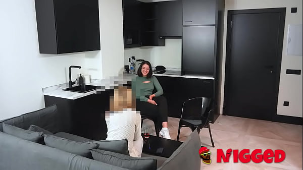 Baby Bell seduces the delivery guy and gives us an AMAZING HOMEMADE video!