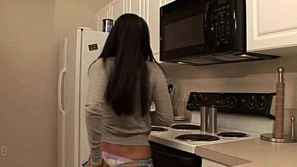 SexyMovesInKitchen