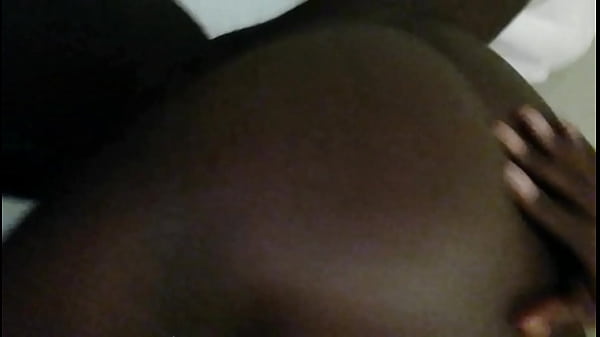 Femme se fait baiser chez elle