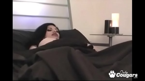 Dominique Masterbating In Bed