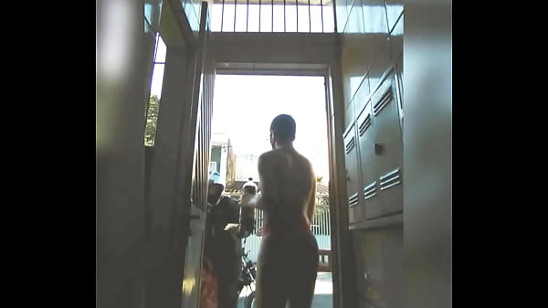 Pegando o delivery quase pelado