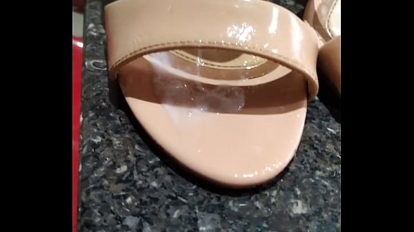 Gozando na sand&aacute;lia ramarim