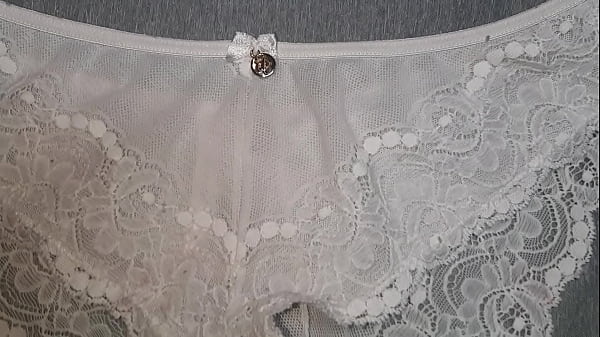 Leche sobre los patines blancos de encaje de mi compa&ntilde;era la nalgona