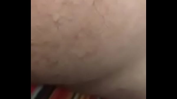 Militar d&aacute; dedada em rapaz antes de comer seu cu  