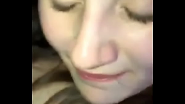 Follando a una tetona con el culo gordo