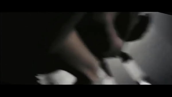 chịch e g&aacute;i tự quay 