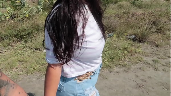 HIBA CAMINANDO Y SE ME PEGA SAMANTHA CON CUL&Eacute; TOLA Y ARRECHERA