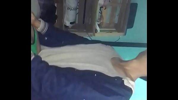 Me puse medias verdes y me come el co&ntilde;o y tenemos sexo en cuatro