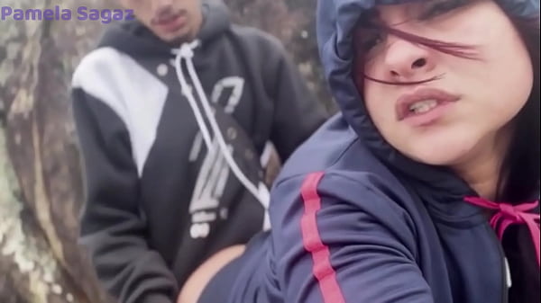Fodendo com novinho na praia safado cheio de tes&atilde;o ja colocou eu pra mamar aquela rola gostosa  