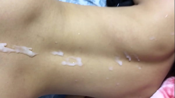 bắn tinh ngo&agrave;i tung t&oacute;e