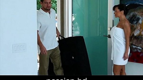 Lisa Ann office massage bang