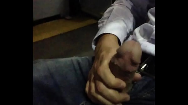 exibindo o pau no bus&atilde;o