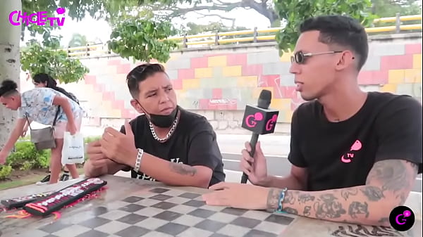 se vino a barranquilla a buscar el vibrador porque en venezuela nicolas maduro no la quiere.  