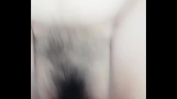 G&aacute;i l&agrave;m tiền Thục Vỵ