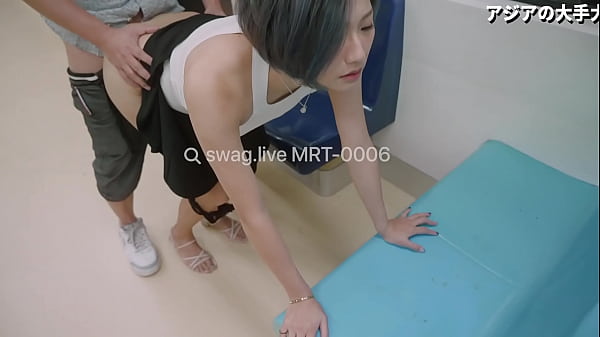 メトロでアイドル級の女をゴムなしで犯す 