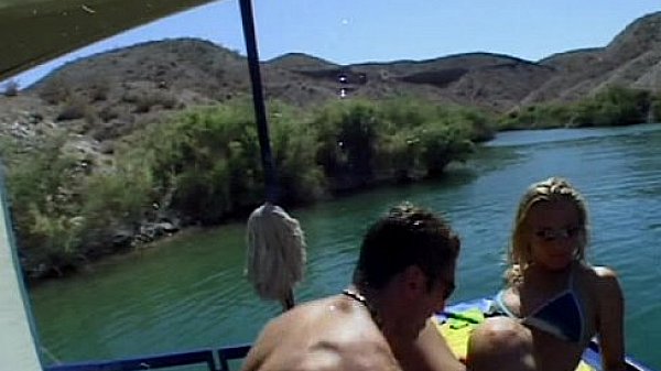 Metro - Young Wet And Wild 02 - scene 3