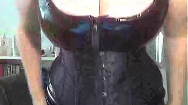 Otoni ogni likes to cosplay dominatrix