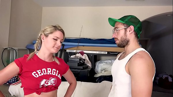 Party With Her Stepdad (Filf.pl)