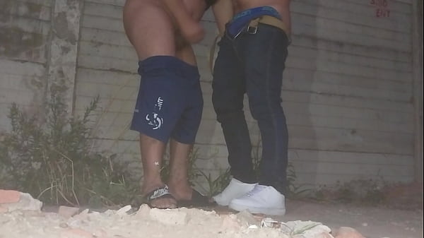 COJIENDO EN EL CALLEJON