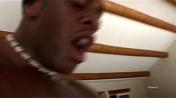 Black workman bangs white horny housewife