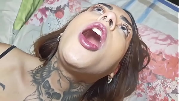 Sexo oral quente e babado,anal apertado, ninfeta safadinha- Completo no Red e no Sheer