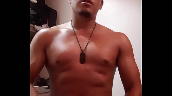 Chico masturb&aacute;ndose