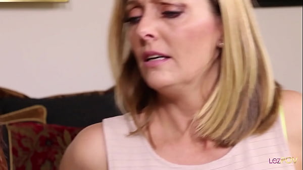 Dominant mature blonde knows exactly what to do with teen redhead in lesbian sex plan 