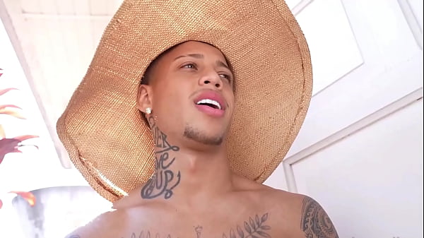 FUDENDO O FILHO DO PATR&Atilde;O. 