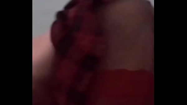 Me puse una faldita sexy para levantarte la verga, me la muestras?  