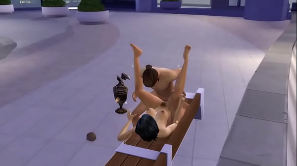 Трах в летнем парке на лавочке