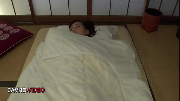 Elegant Yui Oba's Intimate Solo Session Showcases Her Allure