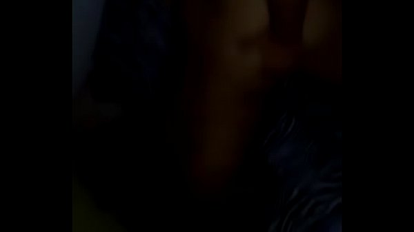 cachorra gemendo na rola