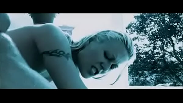 Cindy Has Hardcore Sex in the Jacuzzi Tub with Her Boyfriend