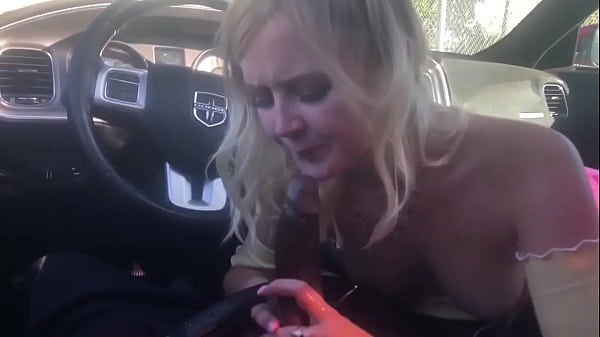 White slut loves road head