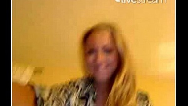 Loira Gostosa se exibindo na Twtcam