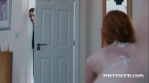 Ella Hughes&rsquo; Husband Is a Cuckold Devout Who Loves Watching Sperm Spilled Over His Wife&rsquo;s Hairy