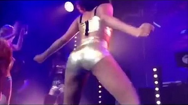 Iggy Azalea Twerking On Stage! Ohhhhh!!! 6-17-13 @GhostAkaKenjiNY