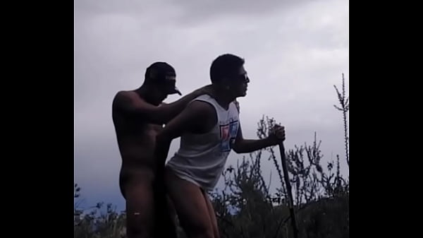 CACHANDO EN LA MONTA&Ntilde;A Q NADIE NOS VE