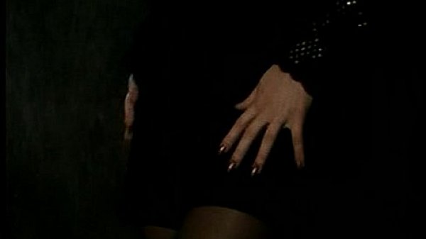 Erika Bella - Orgasmes sur le Danube - Scene 1