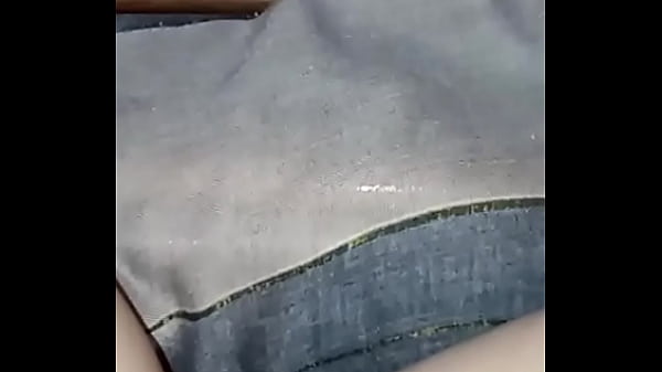 GretaLa - senza slip davanti il giardiniere