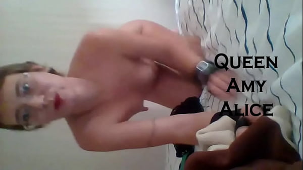 Sexy Striptease to my bassline