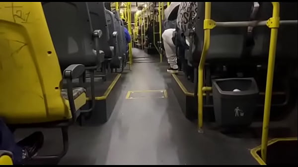 Working horny and want to eat ass  