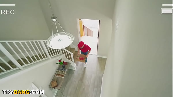 BANGBROS - Petite Nympho Macy Meadows Orders Pizza & Fucks The Hung Delivery Guy 